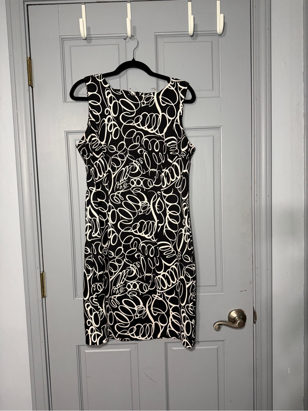 AB Studio Black & White Abstract Loop Shift Dress